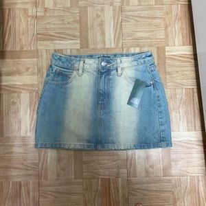 mini jean skirt new with tags Cute for going out Y2K